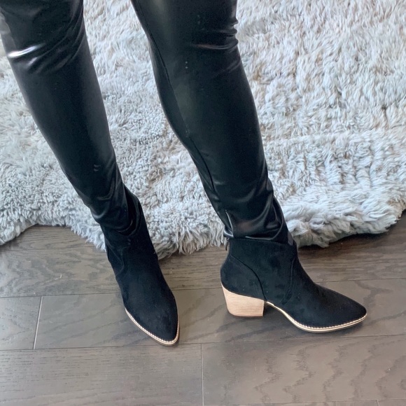 ◾️Destin Black Suede Booties - Picture 2 of 8